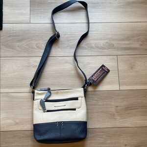 Stone Mountain Accessories Cream and navy blue Crossbody Bag